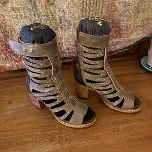 FREEBIRD BY STEVEN LOTUS SIZE 9